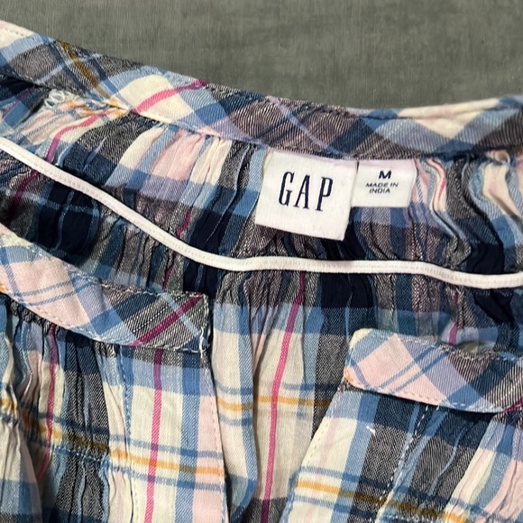 Gap Flowy Plaid Blouse with Elastic-End Sleeves - Picture 2 of 5
